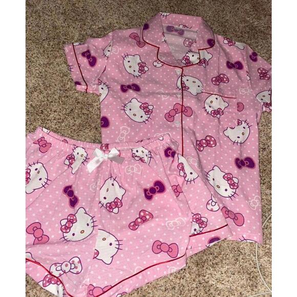 Hello kitty pajama set - Picture 3 of 3